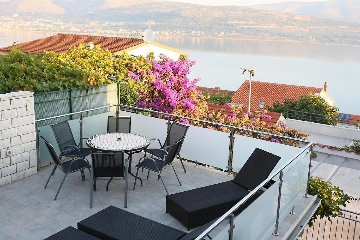 Villa Velikula Trogir 0*,